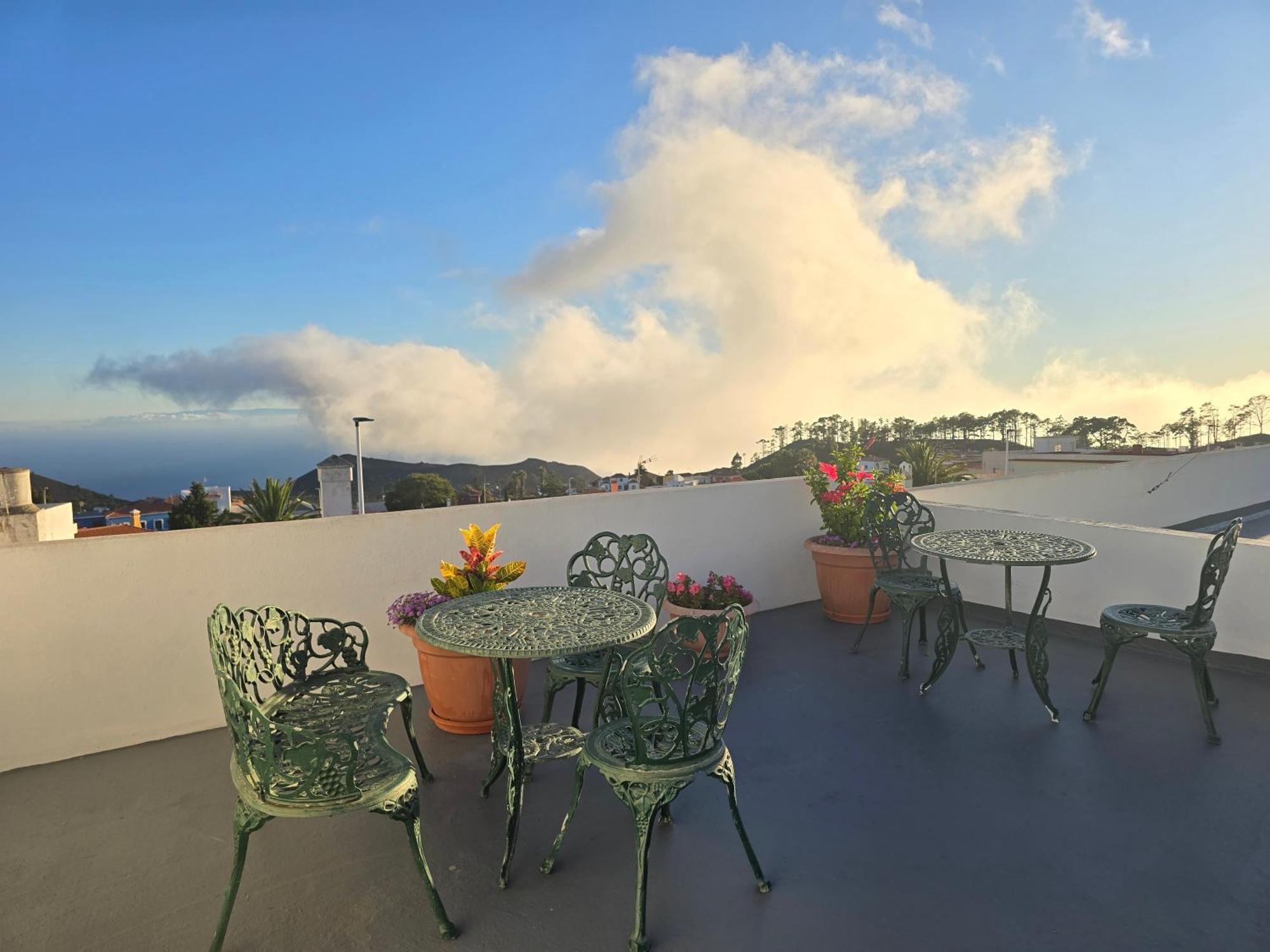 Apartamentos Los Volcanes فوينكالينتي دي لا بالما المظهر الخارجي الصورة